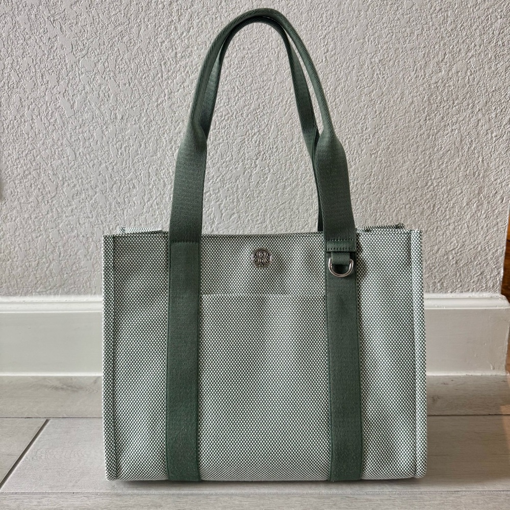 Lululemon Two Tone Canvas Tote 10L